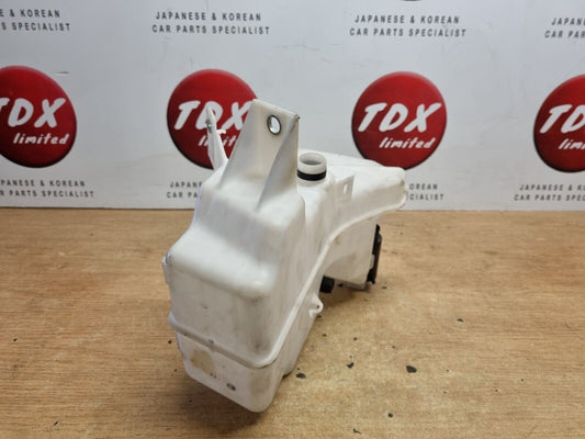TOYOTA PRIUS MK4 2017-2021 GENUINE WASHER BOTTLE TANK + MOTOR PUMP 060851-618