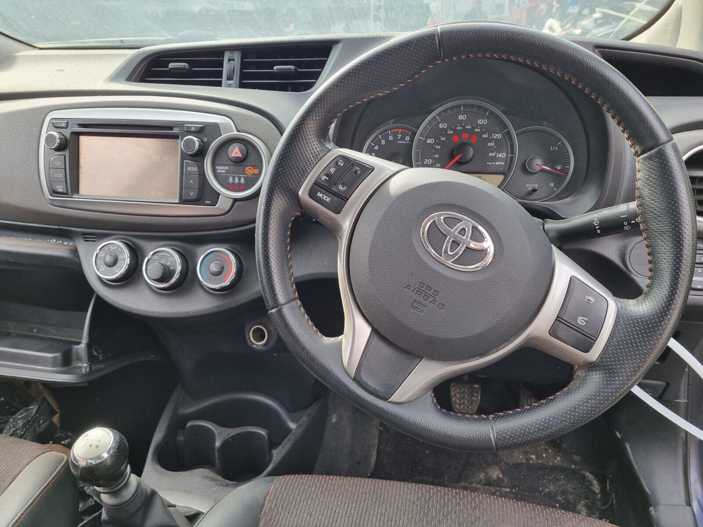 2012 TOYOTA YARIS SR MK3 1.3 PETROL 6 SPEED MANUAL 3 DOOR VEHICLE FOR BREAKING