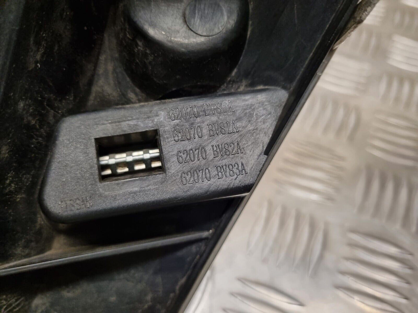 NISSAN JUKE 2014-2019 F15 FACELIFT GENUINE FRONT BUMPER CHROME GRILLE + CAMERA