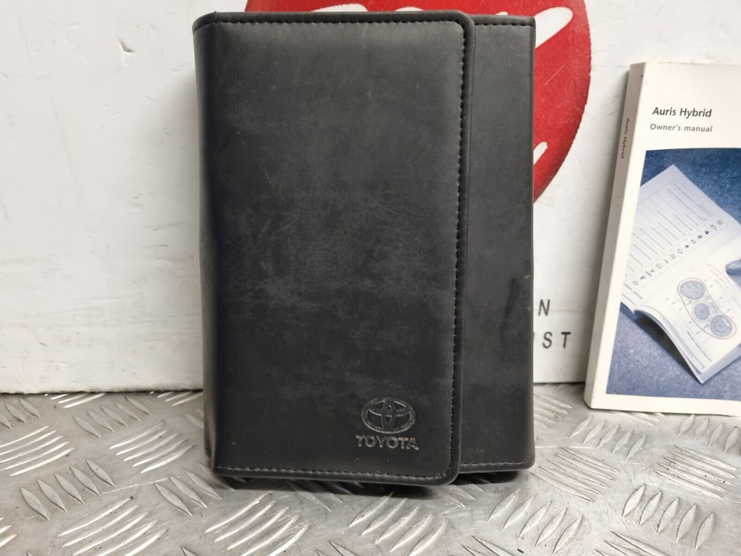 TOYOTA AURIS HYBRID 2010-2012 GENUINE OWNERS MANUAL HANDBOOK PACK WALLET BOOK