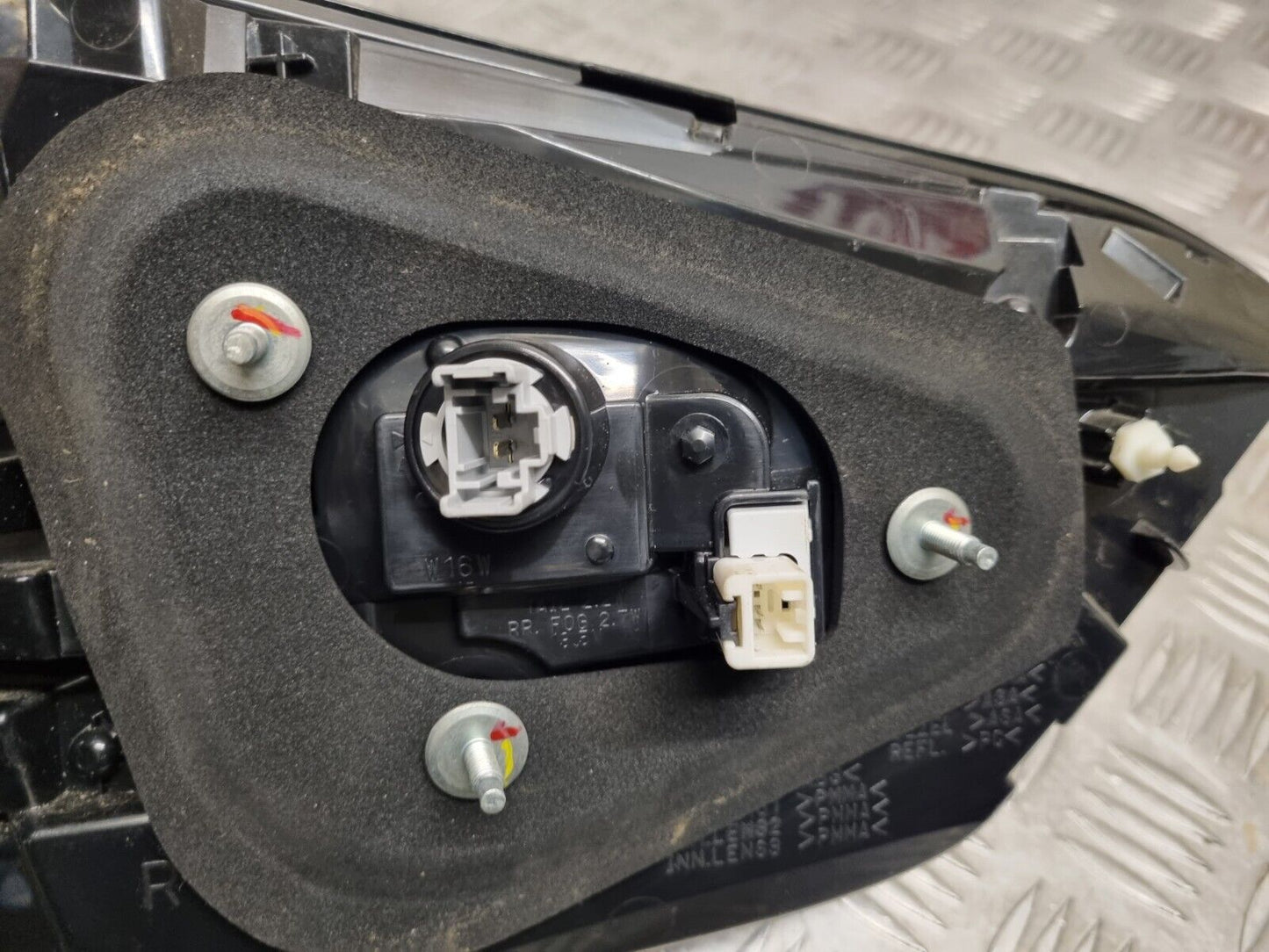 HONDA JAZZ MK5 HYBRID 2020-2023 GENUINE DRIVERS SIDE REAR TAILGATE INNER LIGHT