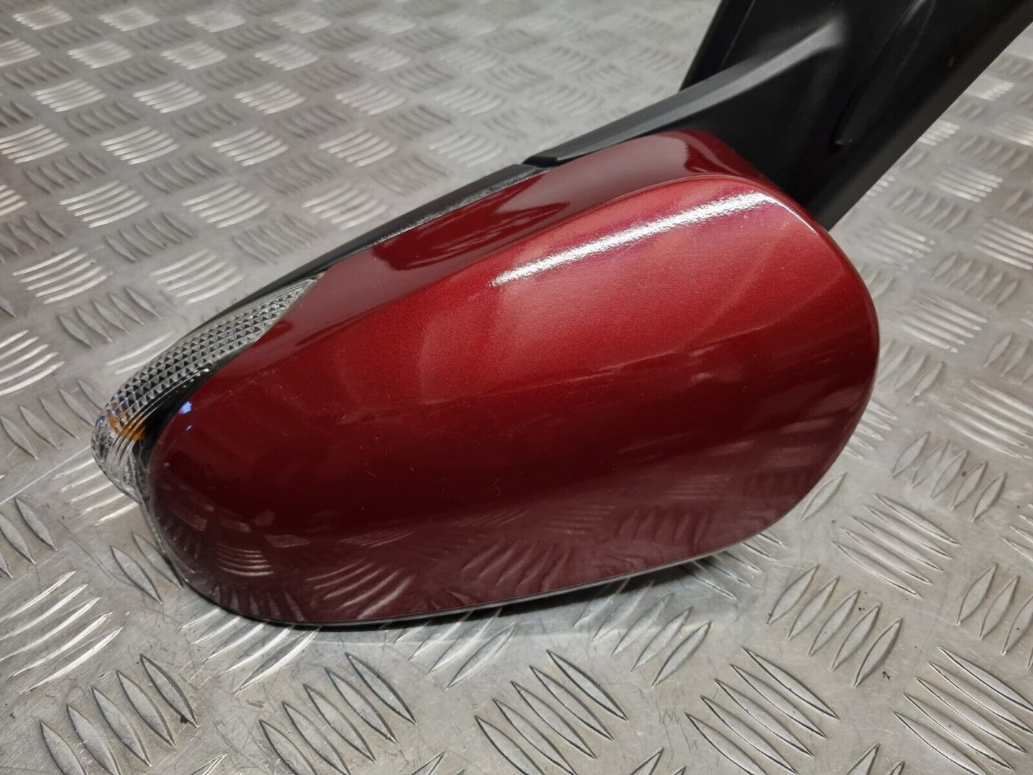 TOYOTA YARIS MK3 2012-2017 GENUINE PASSENGERS SIDE MANUAL FOLD MIRROR RED 3T3