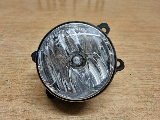 Dacia Sandero Genuine Drivers/Passengers Fog Light 2013-2020 261500097R 89208691 2