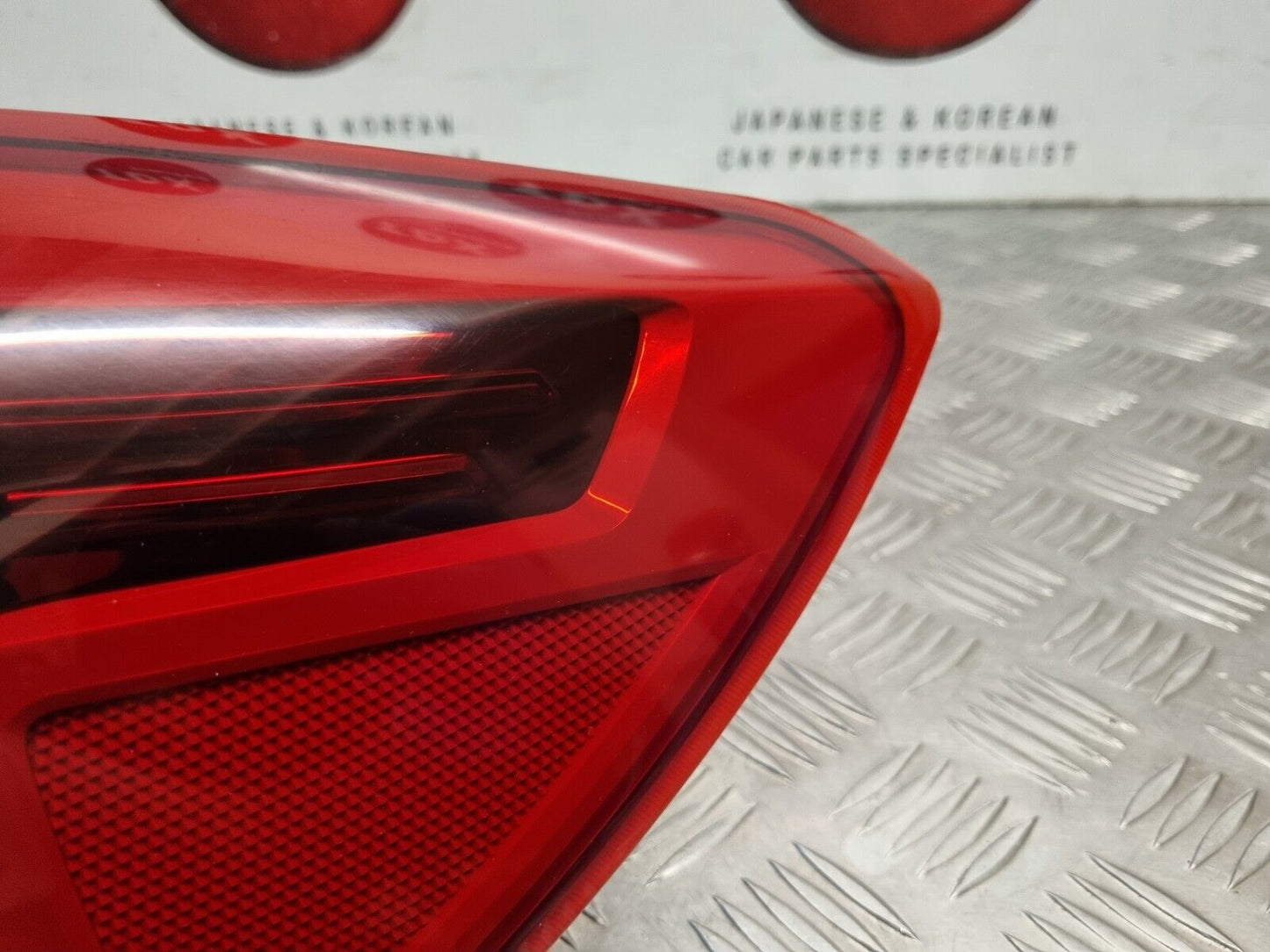 KIA RIO (YB) MK4 2017-2023 GENUINE DRIVERS SIDE REAR BODY BRAKE LIGHT 92402-H8