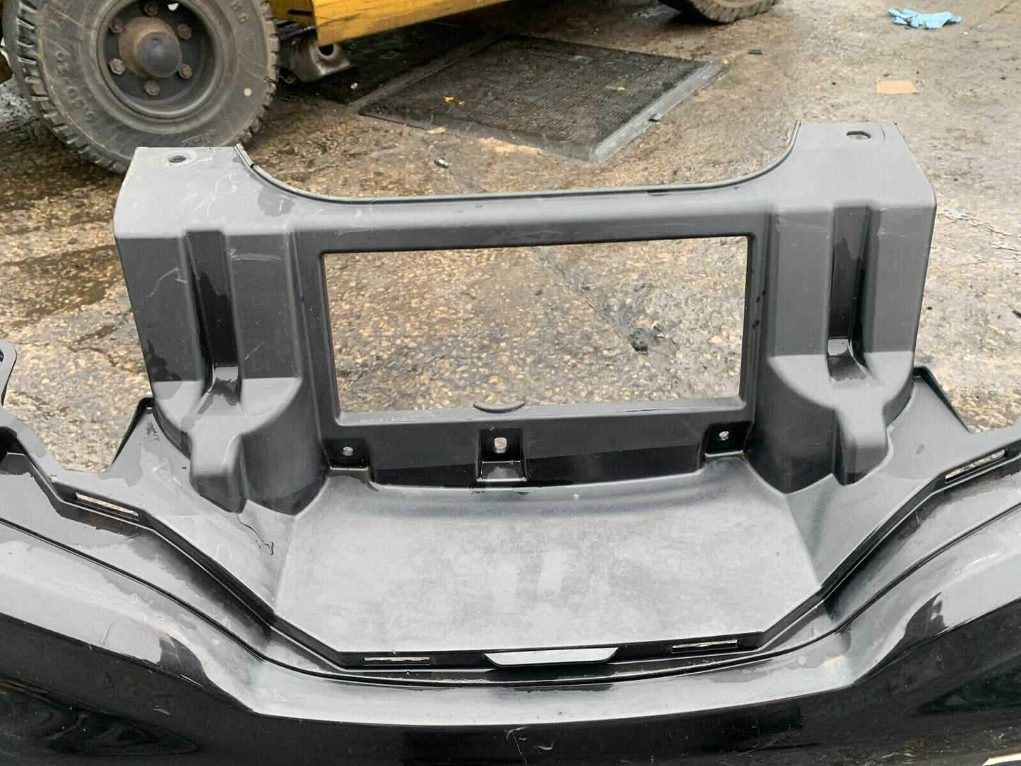 NISSAN QASHQAI J11 2014-2018 PRE-FACELIFT GENUINE FRONT BUMPER IN BLACK