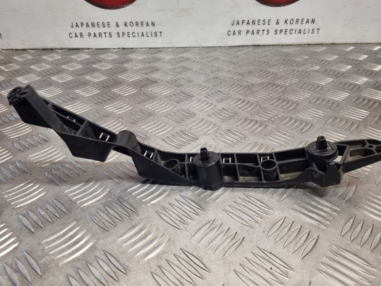 NISSAN JUKE F15 2010-2014 DRIVERS SIDE FRONT BUMPER WING BRACKET 62222-BA60A