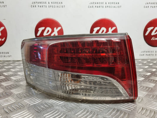 TOYOTA AVENSIS SALOON 2009-2012 T27 PREFACELIFT PASSENGERS SIDE REAR OUTER LIGHT
