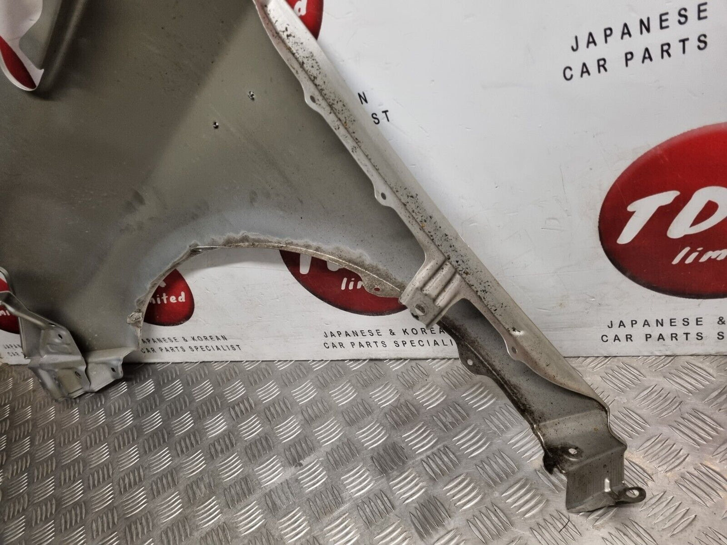 TOYOTA PRIUS 2009-2015 OSF GENUINE DRIVERS SIDE FRONT WING FENDER PANEL SILVER