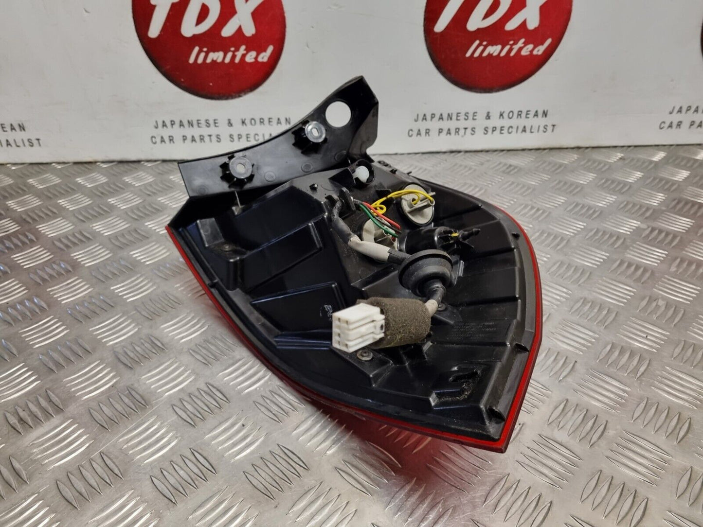 KIA RIO UB MK3 2011-2017 GENUINE PASSENGER SIDE REAR BODY BRAKE LIGHT 92401-1W2