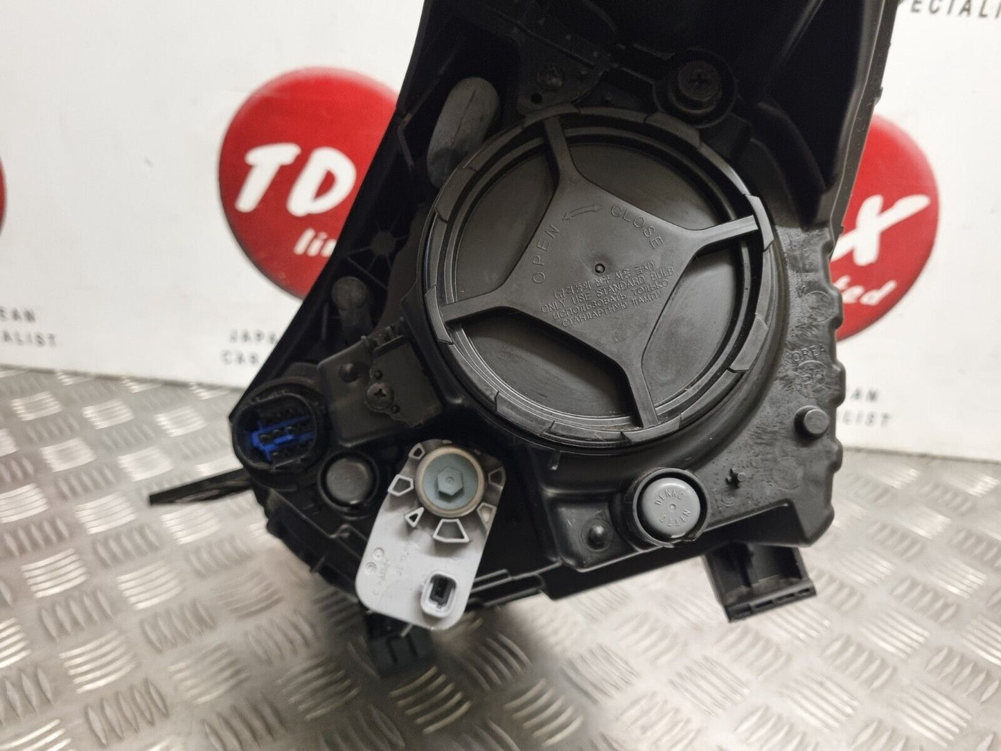 KIA NIRO (DE) 2019-2022 GENUINE DRIVER SIDE FRONT HALOGEN HEADLIGHT 92102-G5