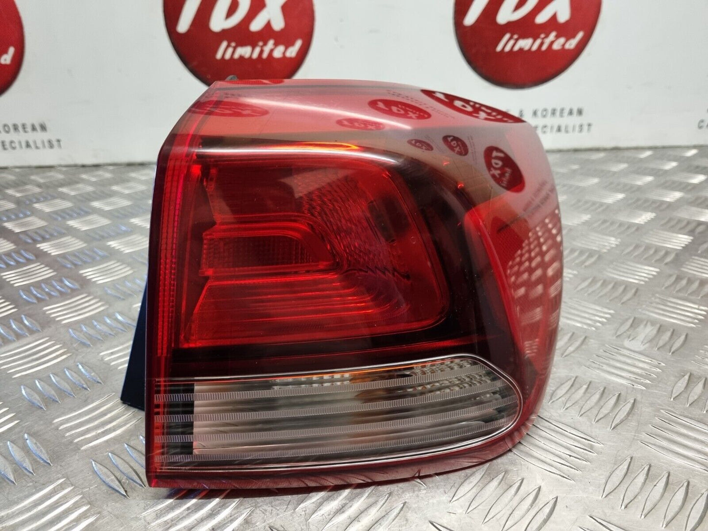 KIA RIO (YB) MK4 2017-2023 GENUINE DRIVERS SIDE REAR BODY BRAKE LIGHT 92402-H8