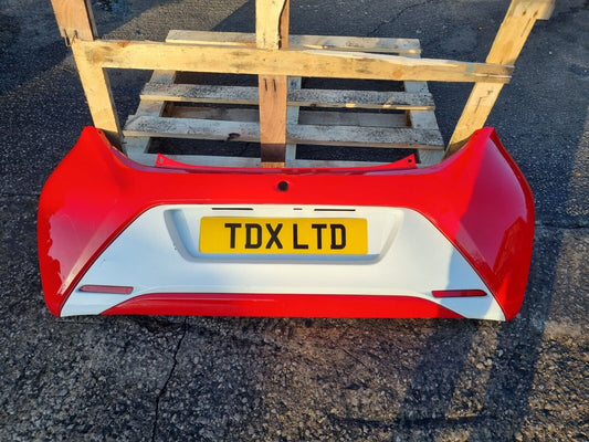 TOYOTA AYGO MK2 2014-2017 PRE-FACELIFT GENUINE REAR BUMPER IN RED AND WHITE