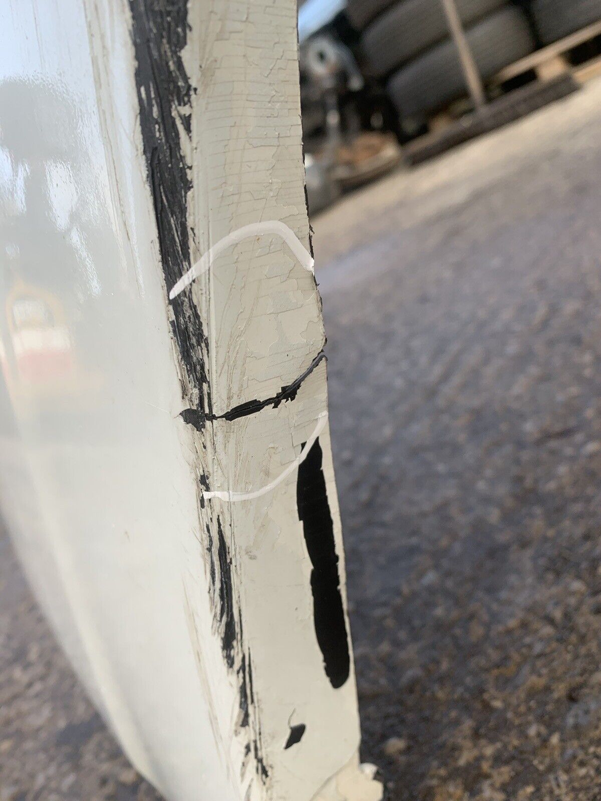 TOYOTA PRIUS 2009-2012 GENUINE FRONT BUMPER IN WHITE