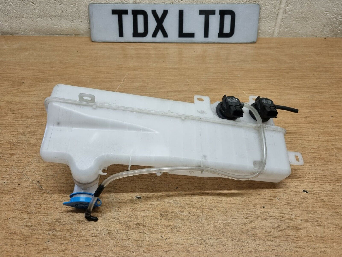 Suzuki Ignis Genuine Windscreen Washer Bottle Tank + Pump Motors 2016-2019