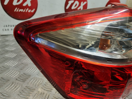 TOYOTA AURIS MK1 FACELIFT 2009-2012 GENUINE PASSENGER SIDE REAR BODY BRAKE LIGHT