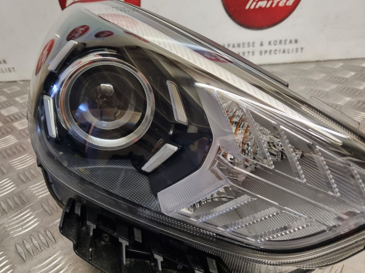 KIA NIRO (DE) 2019-2022 GENUINE DRIVER SIDE FRONT HALOGEN HEADLIGHT 92102-G5