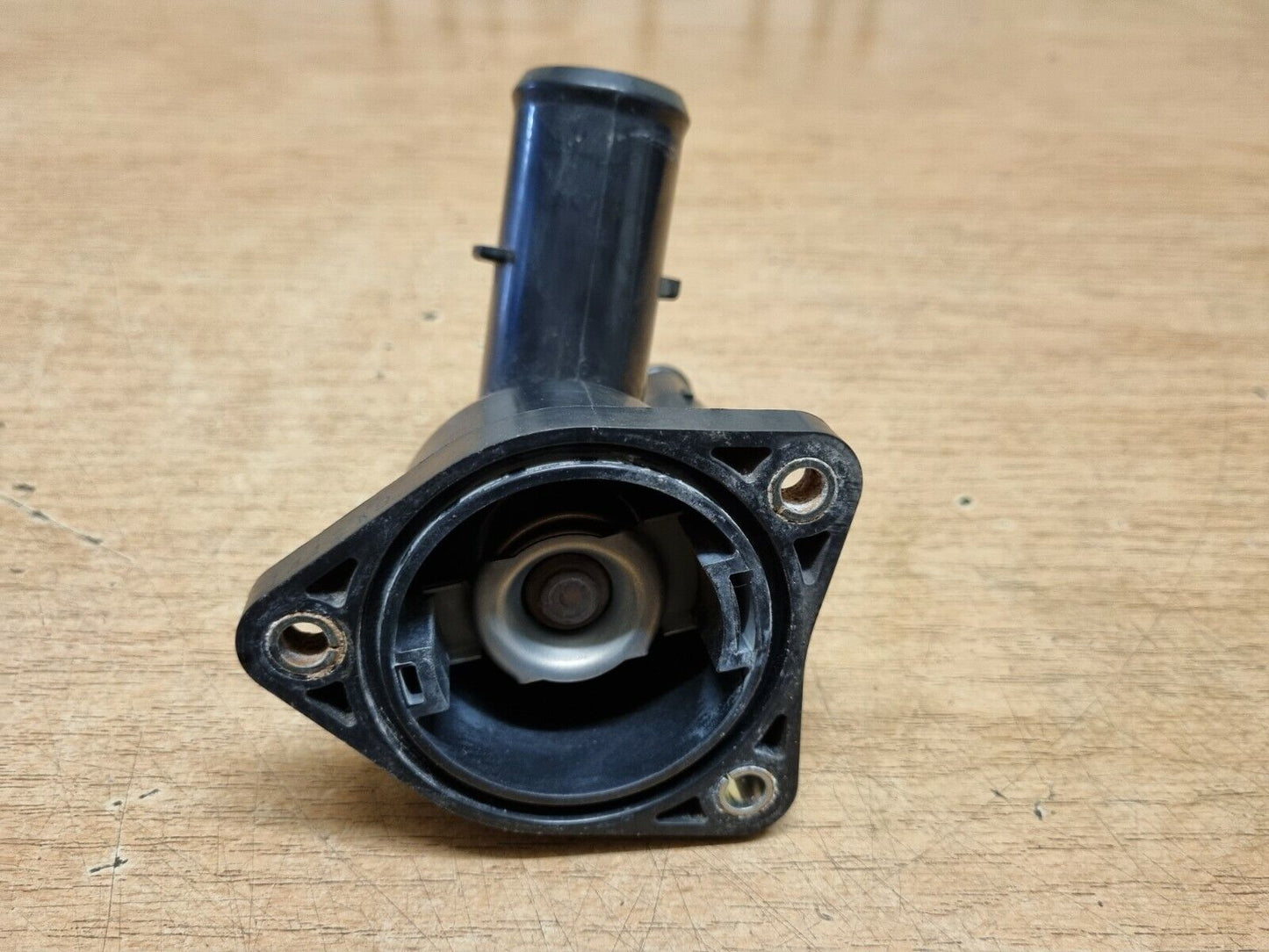 Toyota Prius 1.8 Hybrid Genuine Electric Inverter Water Pump Housing 2010-2015