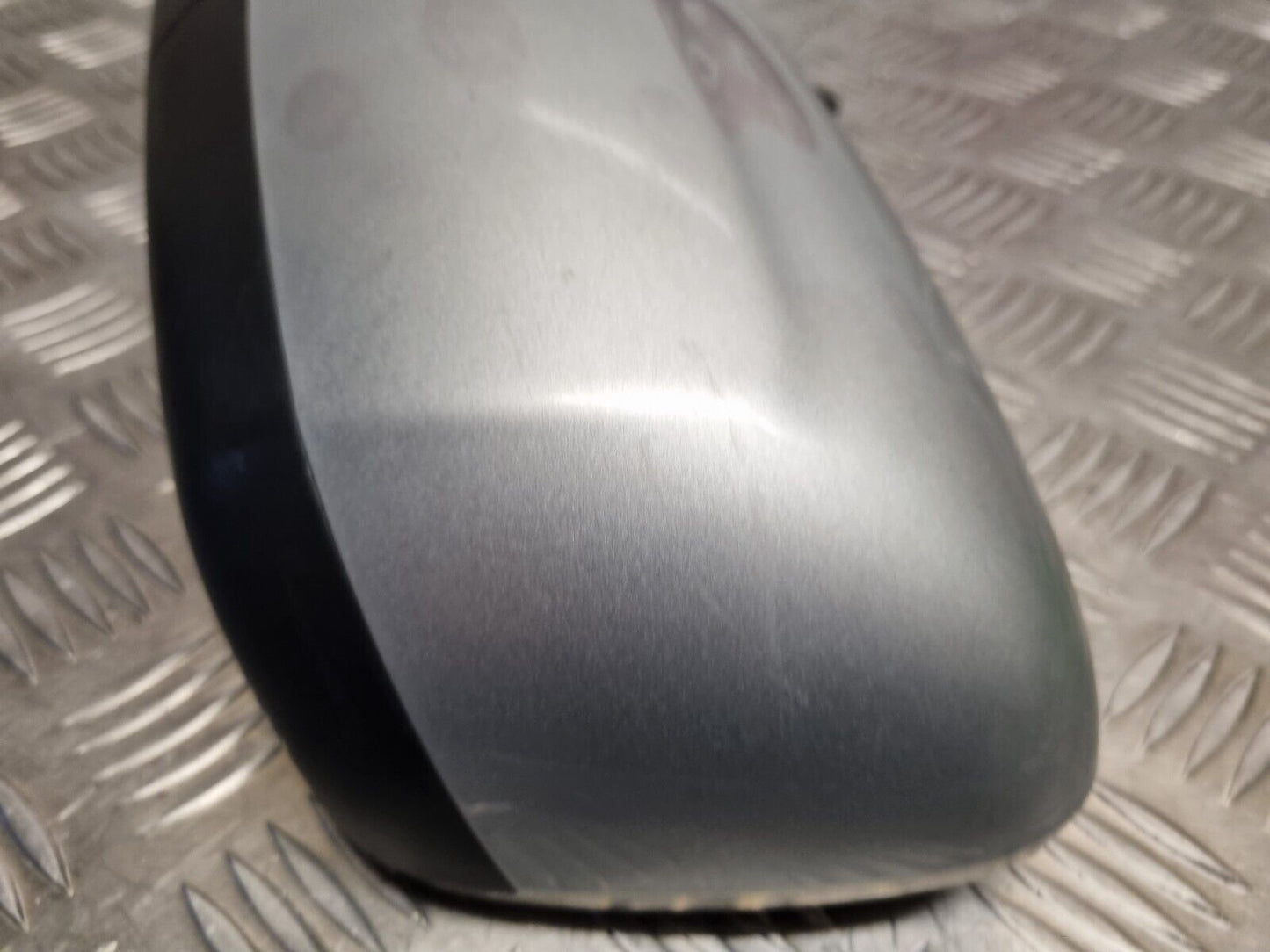 KIA VENGA YN 2010-2019 GENUINE PASSENGERS SIDE MANUAL FOLD WING MIRROR 2R SILVER