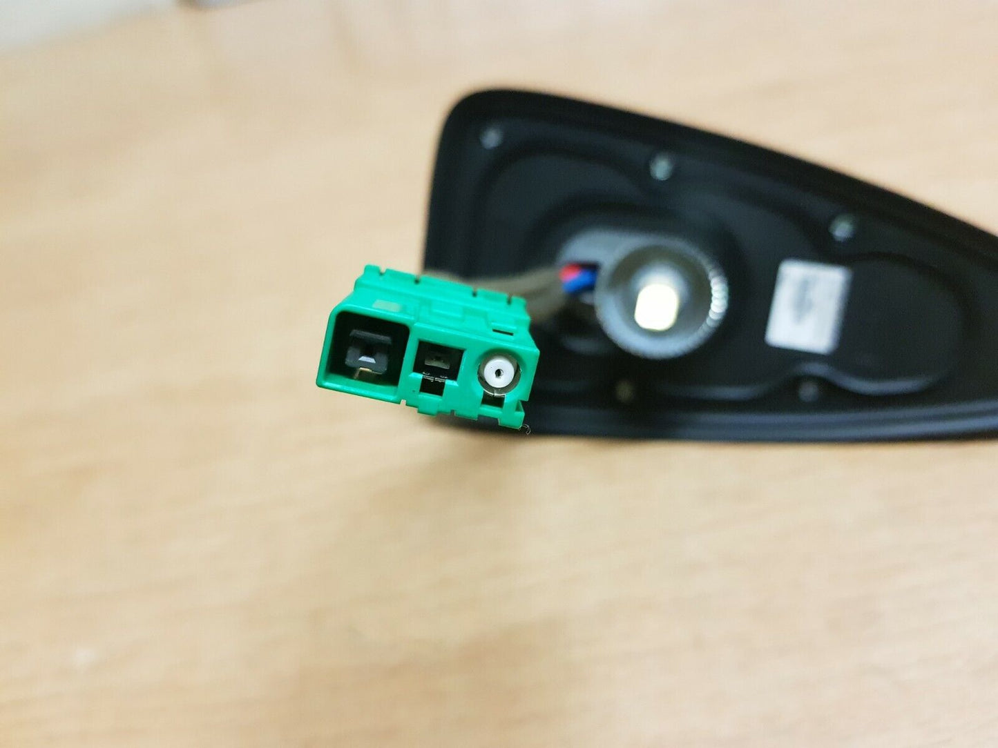Kia Stonic Genuine Black Shark Fin Sat Nav GPS DAB Aerial 2019-2021 96210-H8500