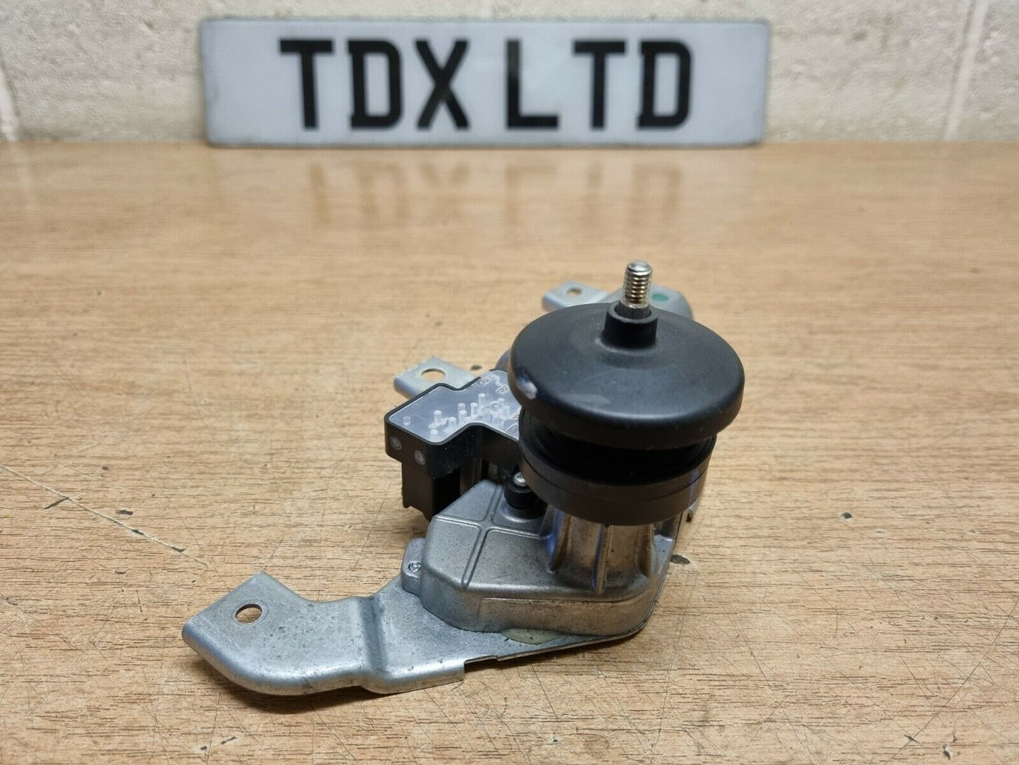 Suzuki SX4 S-Cross Genuine Rear Windscreen Wiper Motor 2013-2016