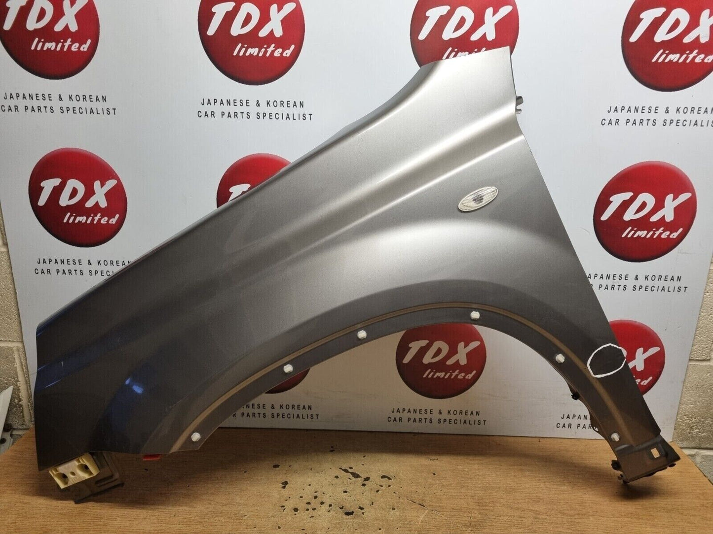 NISSAN X-TRAIL T31 2007-2013 MK2 NSF GENUINE PASSENGERS SIDE FRONT WING SILVER