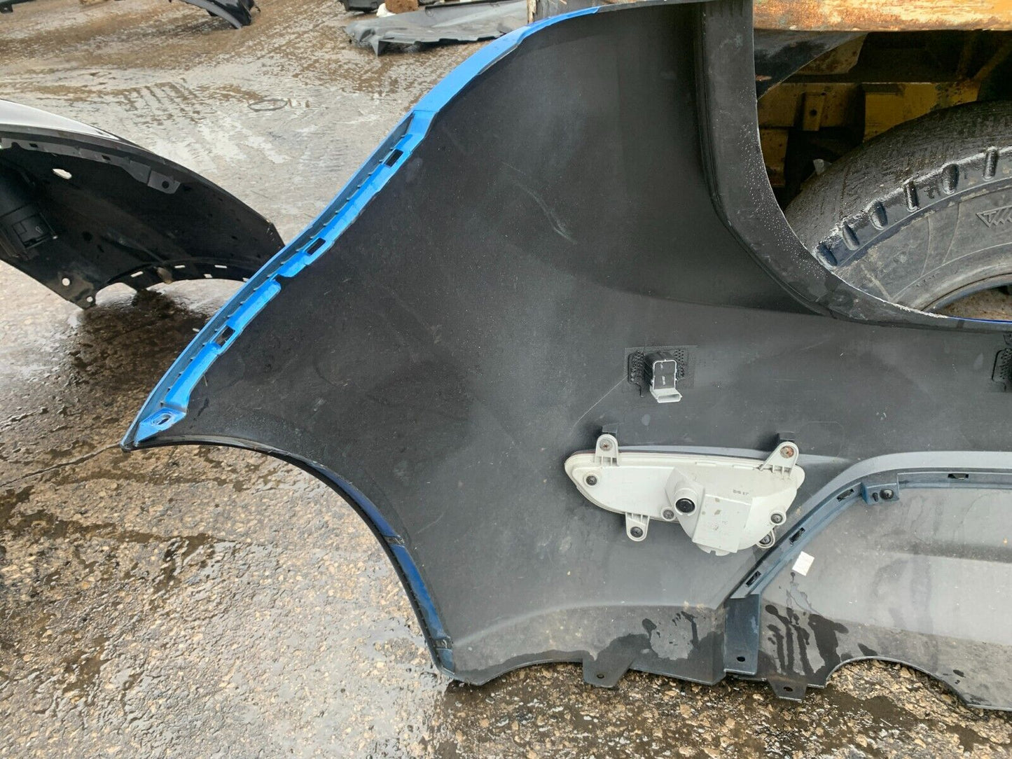 HYUNDAI IX20 2010-2015 PRE-FACELIFT GENUINE REAR BUMPER IN BLUE