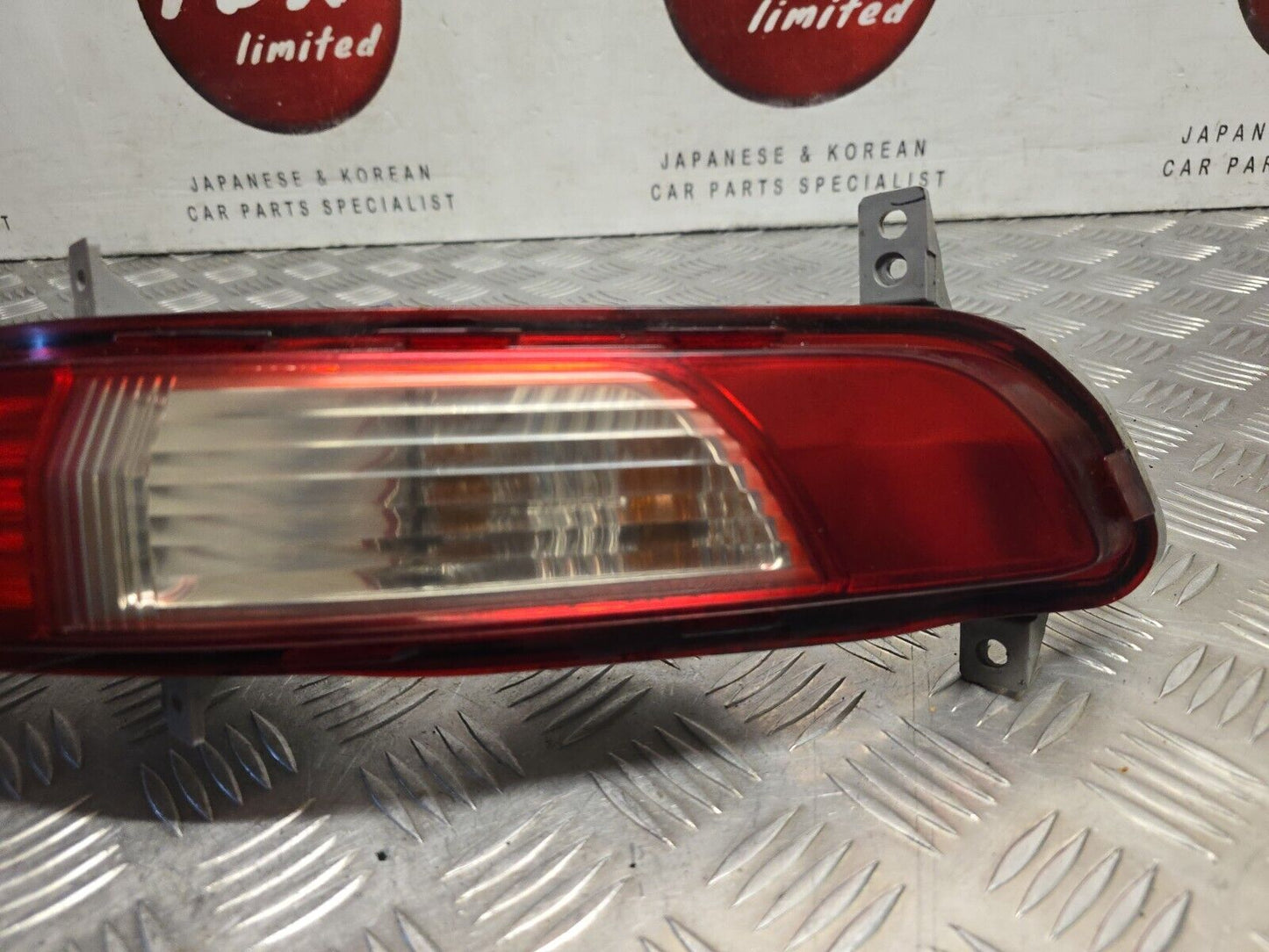 KIA SPORTAGE (SL) MK3 2010-2015 DRIVERS SIDE REAR BUMPER FOG LIGHT 92406-3U3