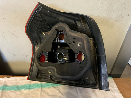 Toyota Corolla Driverside Rear Light Unit 2002-2004 RLU062