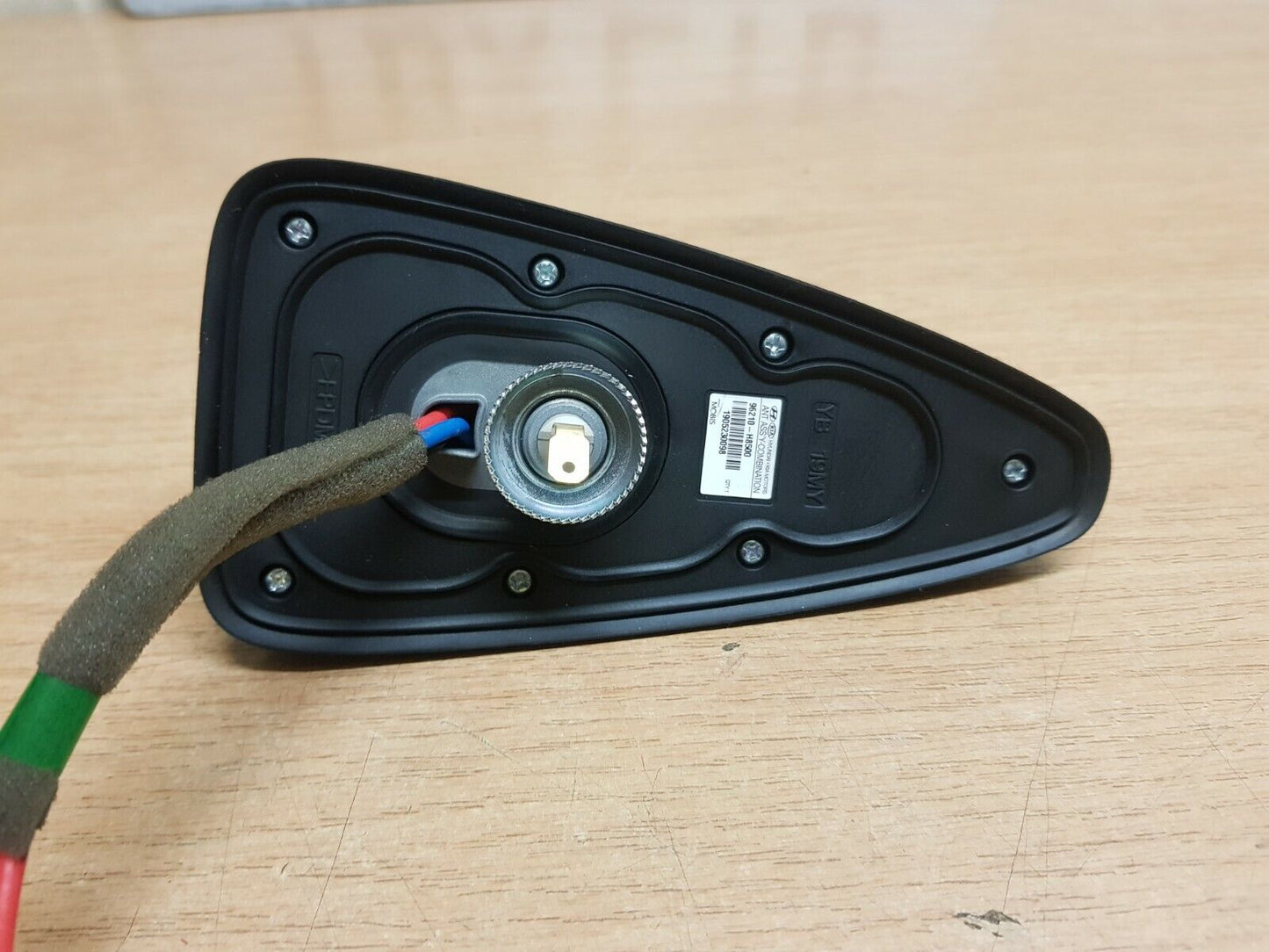 Kia Stonic Genuine Black Shark Fin Sat Nav GPS DAB Aerial 2019-2021 96210-H8500
