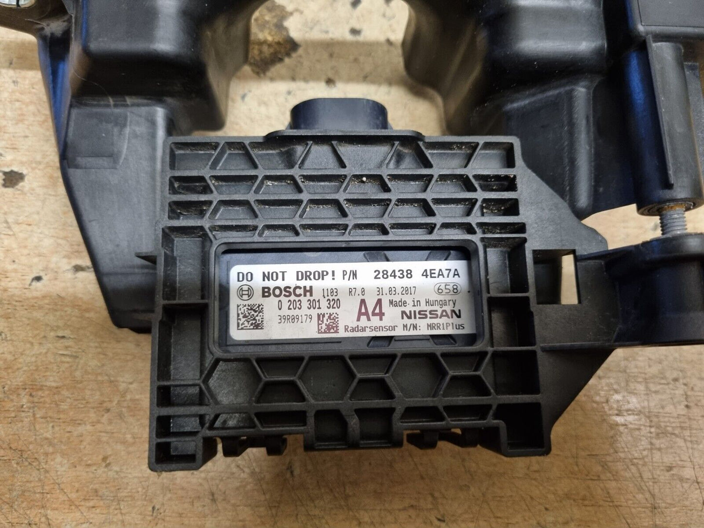 NISSAN QASHQAI J11 MK2 2014-2017 GENUINE FRONT DISTANCE RADAR SENSOR 284384EA7A