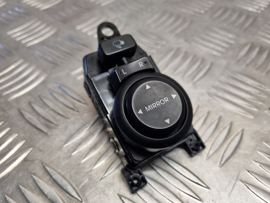 HYUNDAI I20 PB 2008-2014 GENUINE POWER FOLDING MIRROR CONTROL SWITCHES 202008323