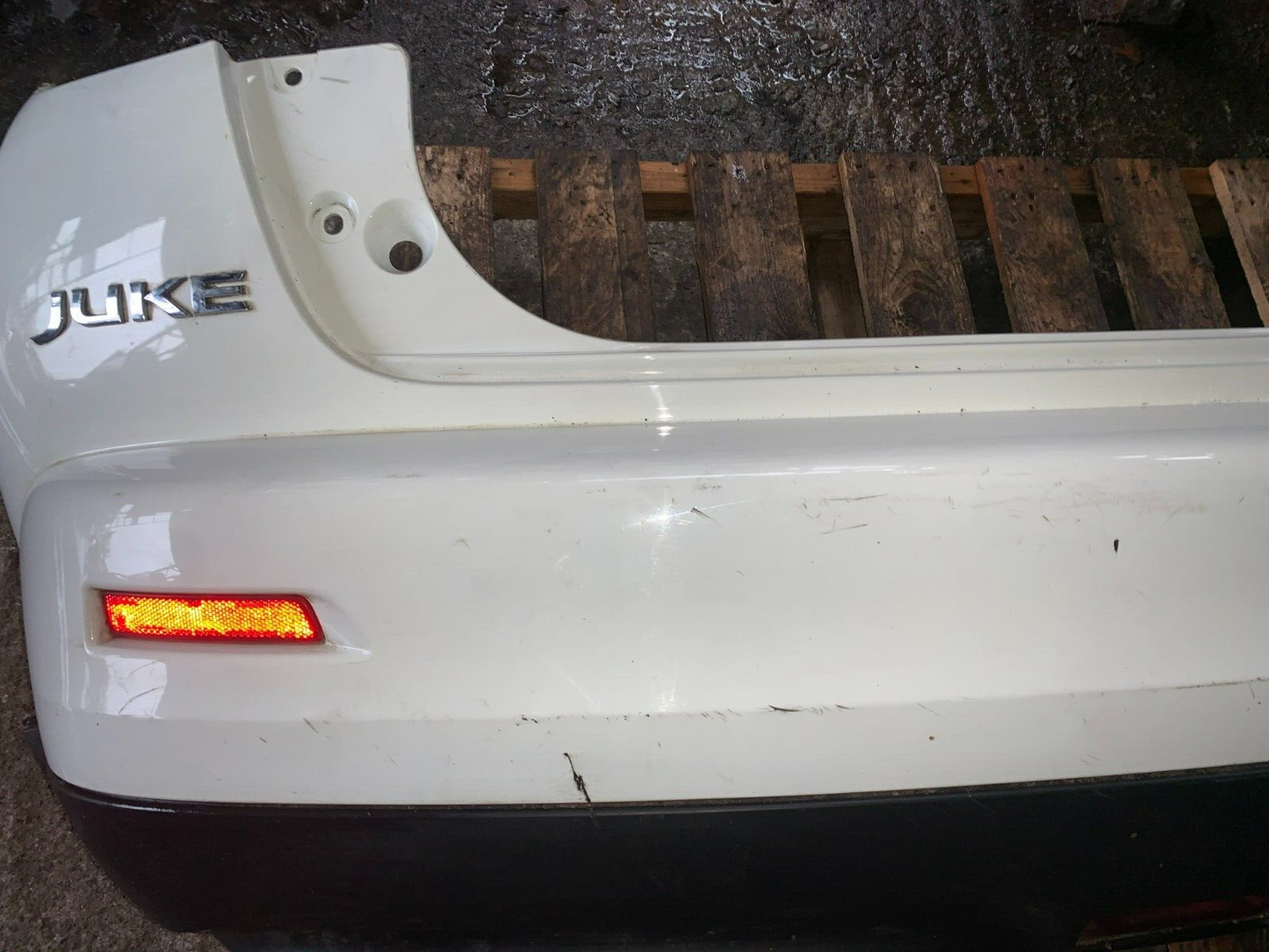 NISSAN JUKE MK1 2010-2014 PRE-FACELIFT GENUINE DIG-T REAR BUMPER WHITE
