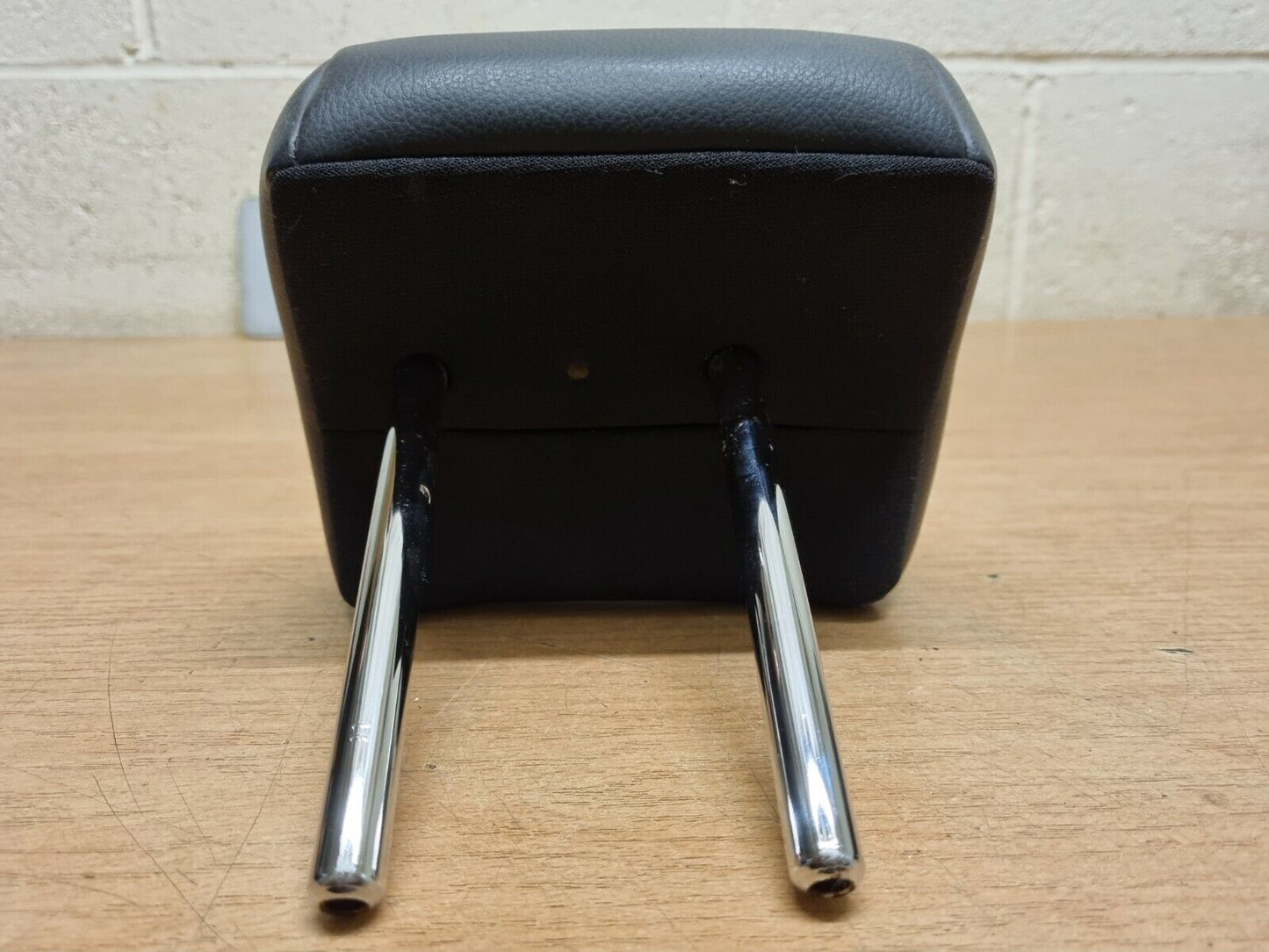 Nissan Juke F15 Genuine Leather Rear Centre Headrest Red Stitch 2010-2018