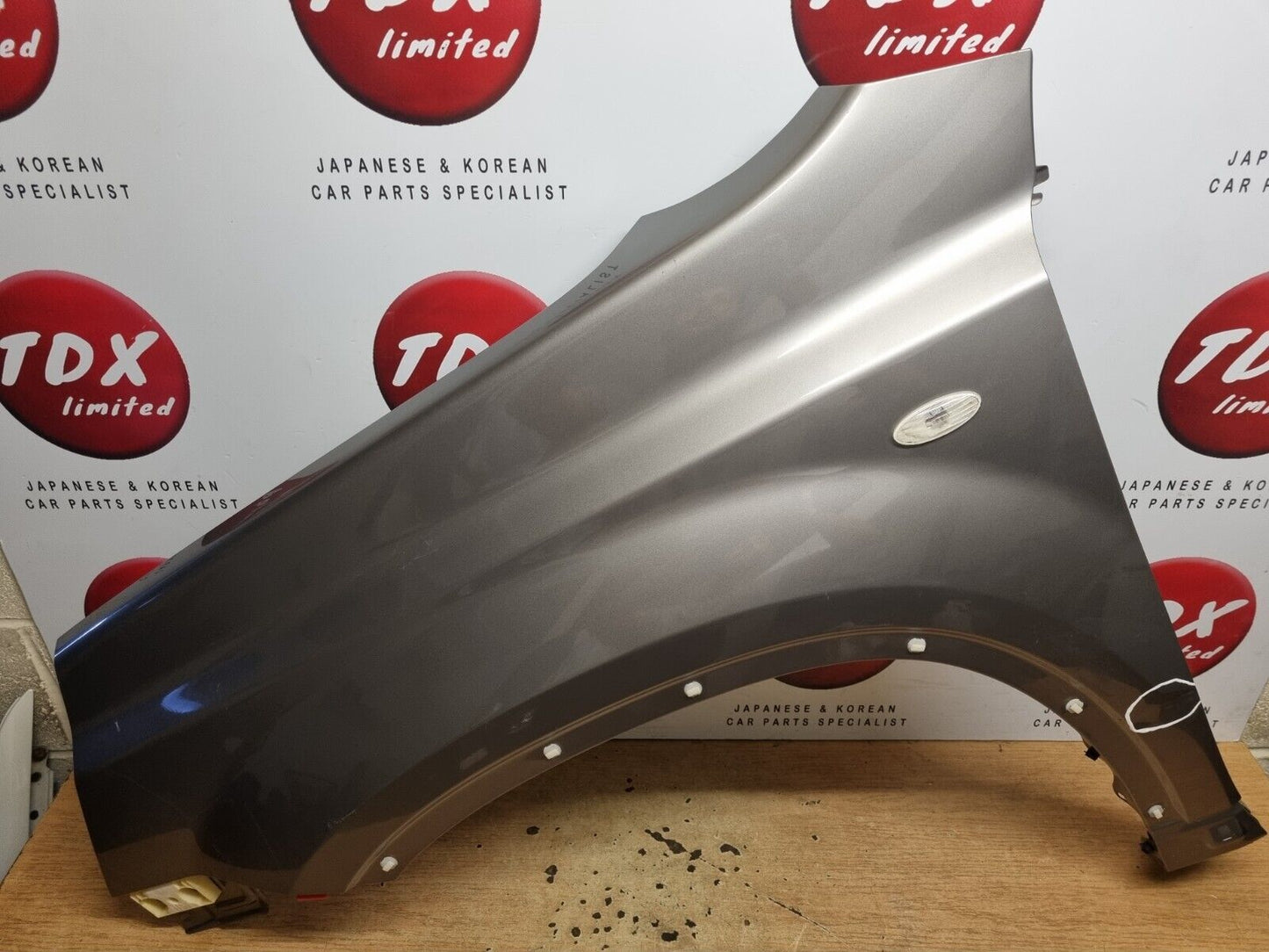NISSAN X-TRAIL T31 2007-2013 MK2 NSF GENUINE PASSENGERS SIDE FRONT WING SILVER