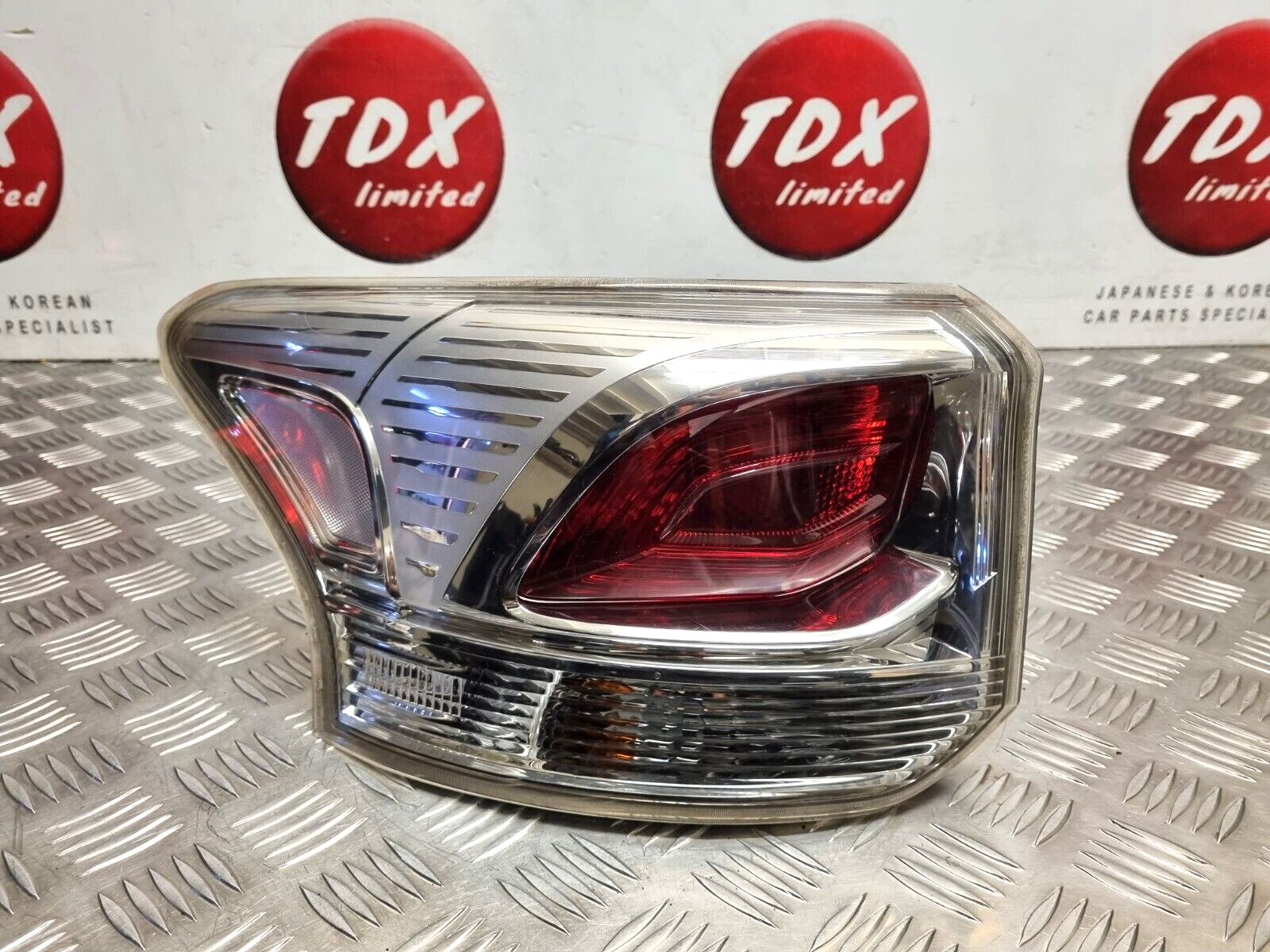 Mitsubishi Galant Outlander Diamante Rear Right Side Marker Light OEM