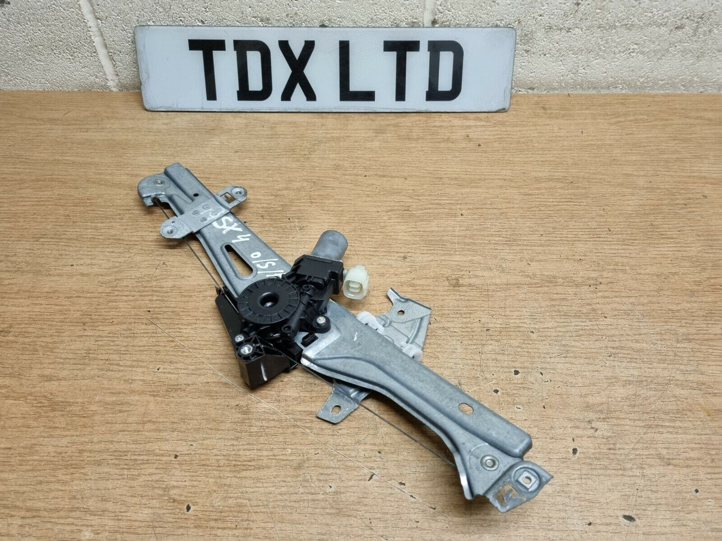 Suzuki SX4 S-Cross Genuine Drivers Front Window Mechanism 2013-2016 83401-61M10