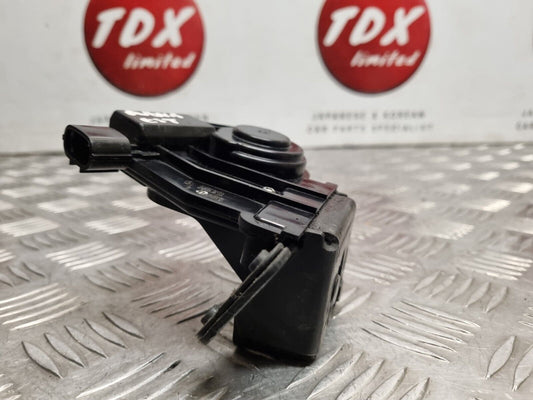 TOYOTA AVENSIS ESTATE T27 2009-2015 GENUINE REAR BOOT LOCK LATCH CATCH MECHANISM