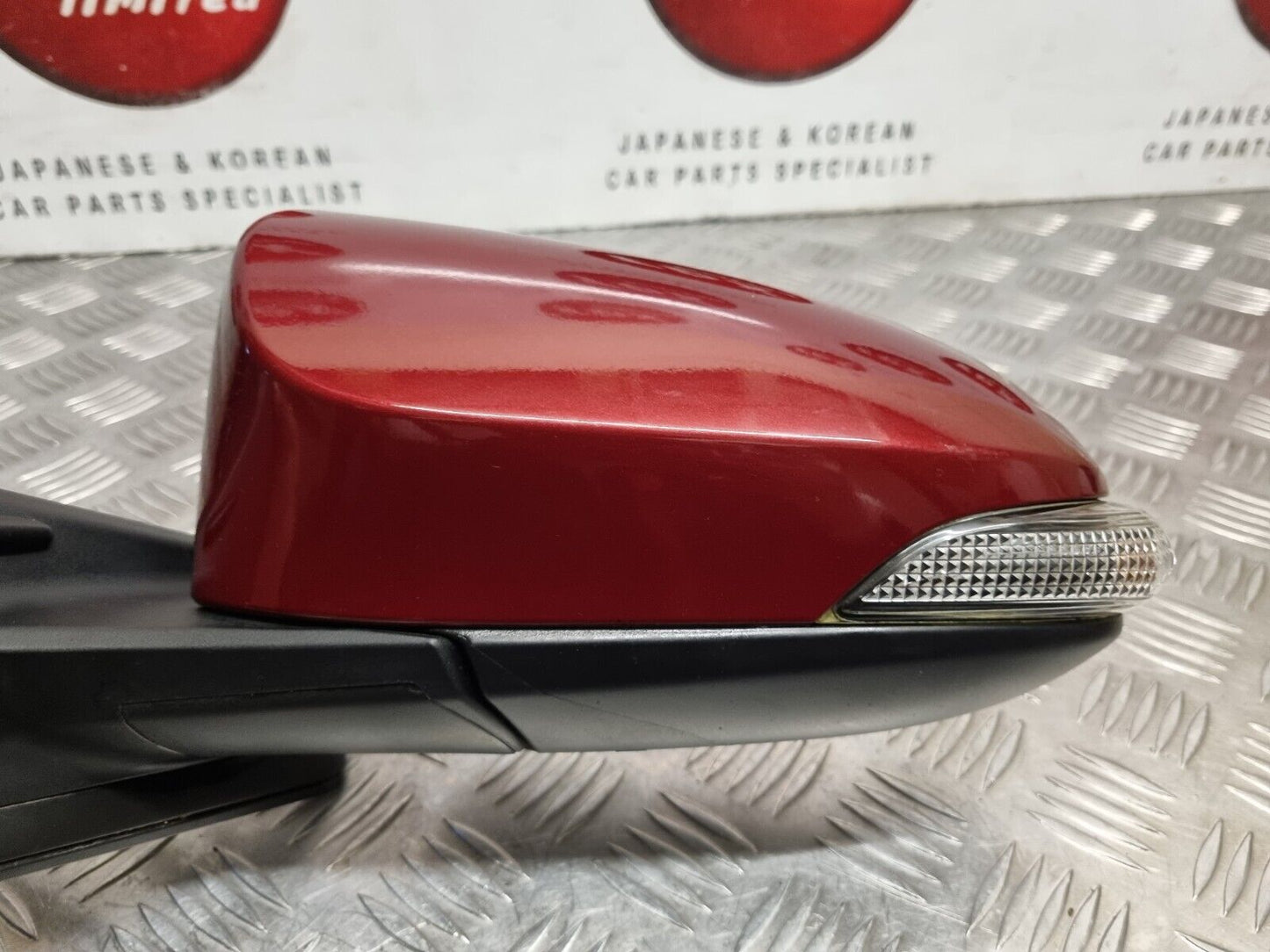 TOYOTA YARIS MK3 2012-2017 GENUINE PASSENGERS SIDE MANUAL FOLD MIRROR RED 3T3