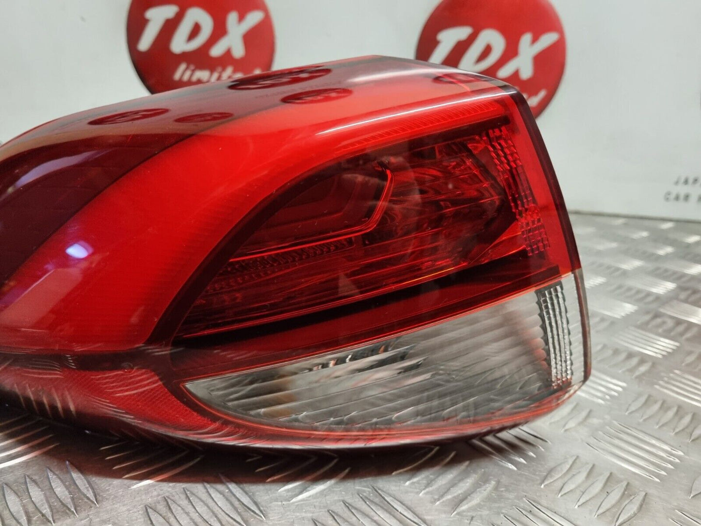 HYUNDAI TUCSON TL MK3 2015-2018 GENUINE PASSENGERS REAR OUTER LED BRAKE LIGHT