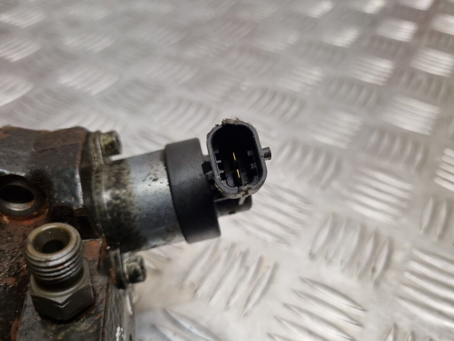 NISSAN QASHQAI J10 2007-2013 2.0 DCI GENUINE HIGH PRESSURE FUEL PUMP H8200690744