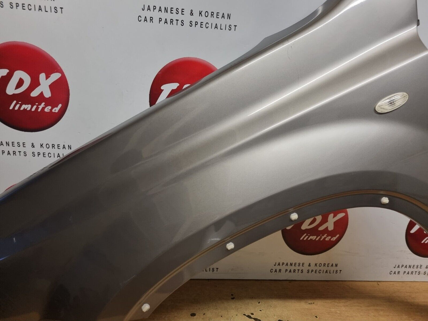 NISSAN X-TRAIL T31 2007-2013 MK2 NSF GENUINE PASSENGERS SIDE FRONT WING SILVER