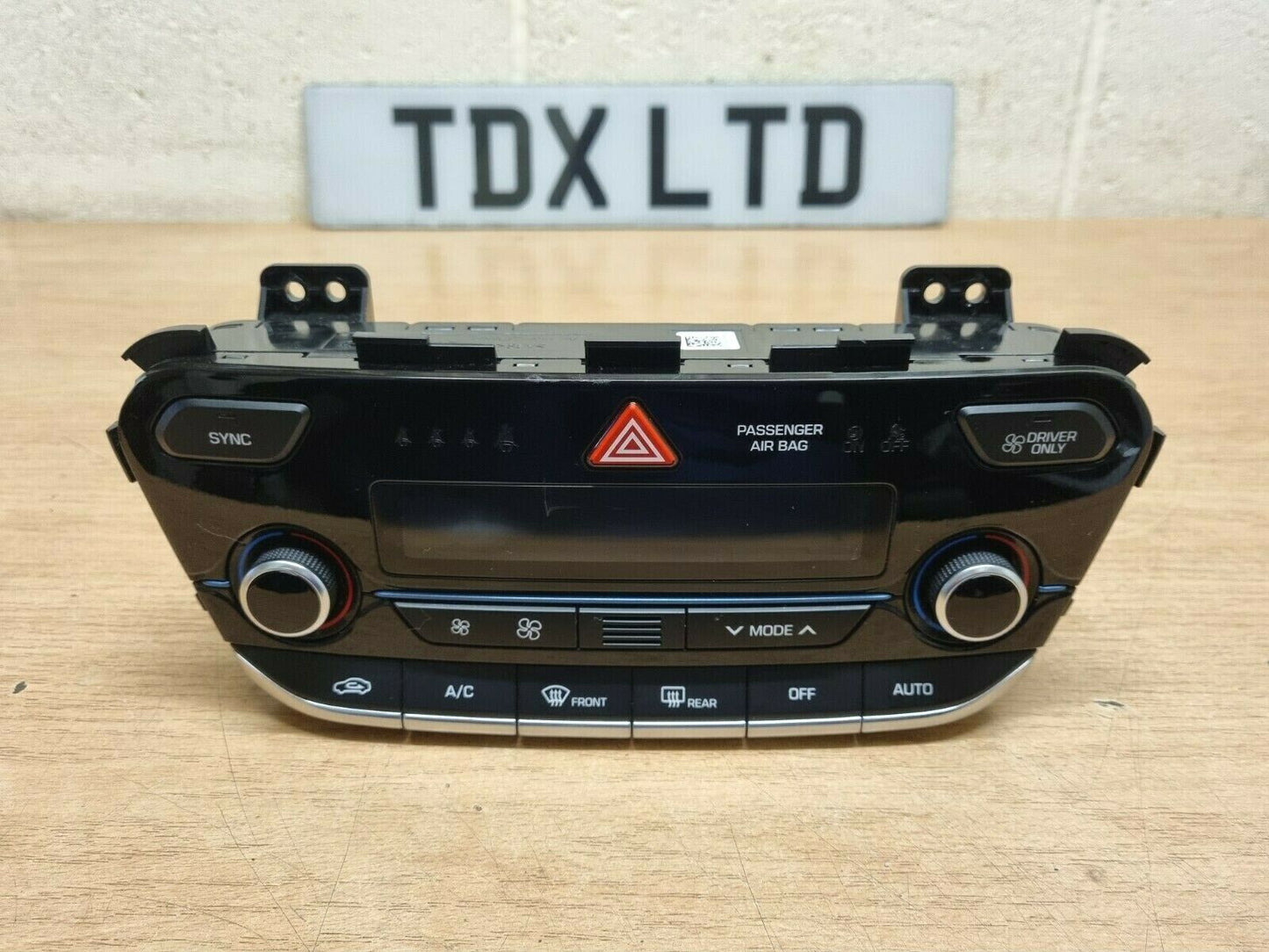 Hyundai Ioniq Genuine Heater AC Climate Controls Panel 2017-2020 97250-G2750MBI
