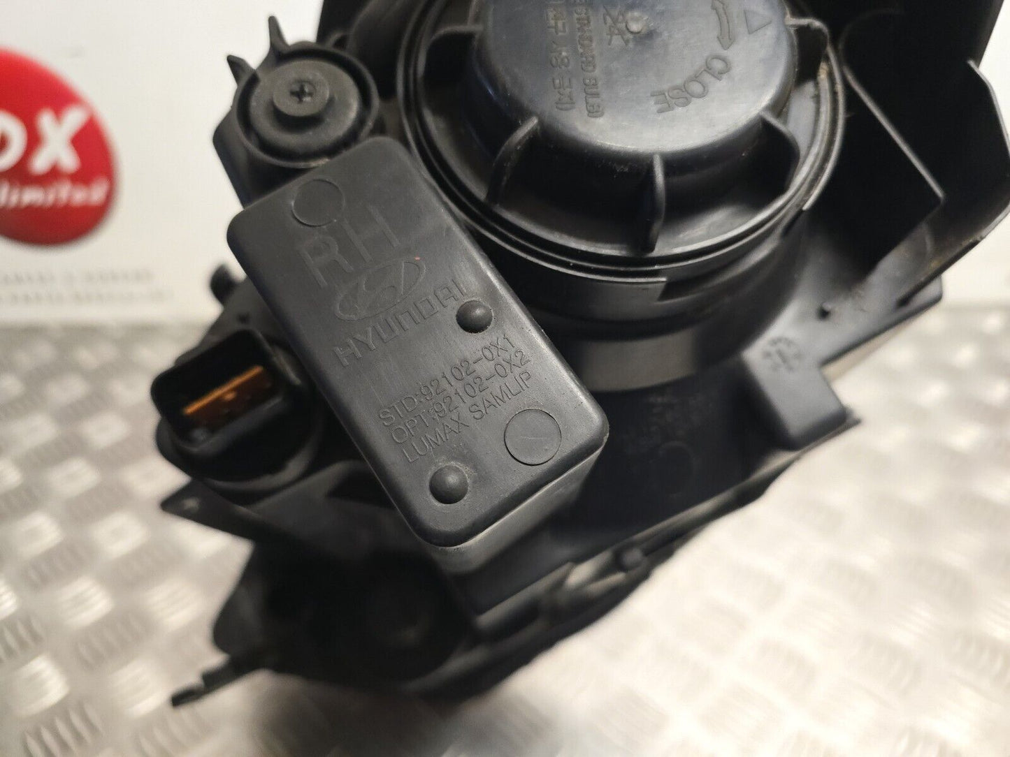 HYUNDAI I10 (PA) 2011-2013 MK1 FACELIFT GENUINE DRIVERS SIDE HALOGEN HEADLIGHT