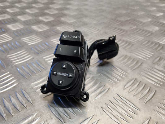 HYUNDAI TUCSON 2015-2018 GENUINE DRIVERS FRONT MIRROR CONTROL SWITCH 93573-D3100