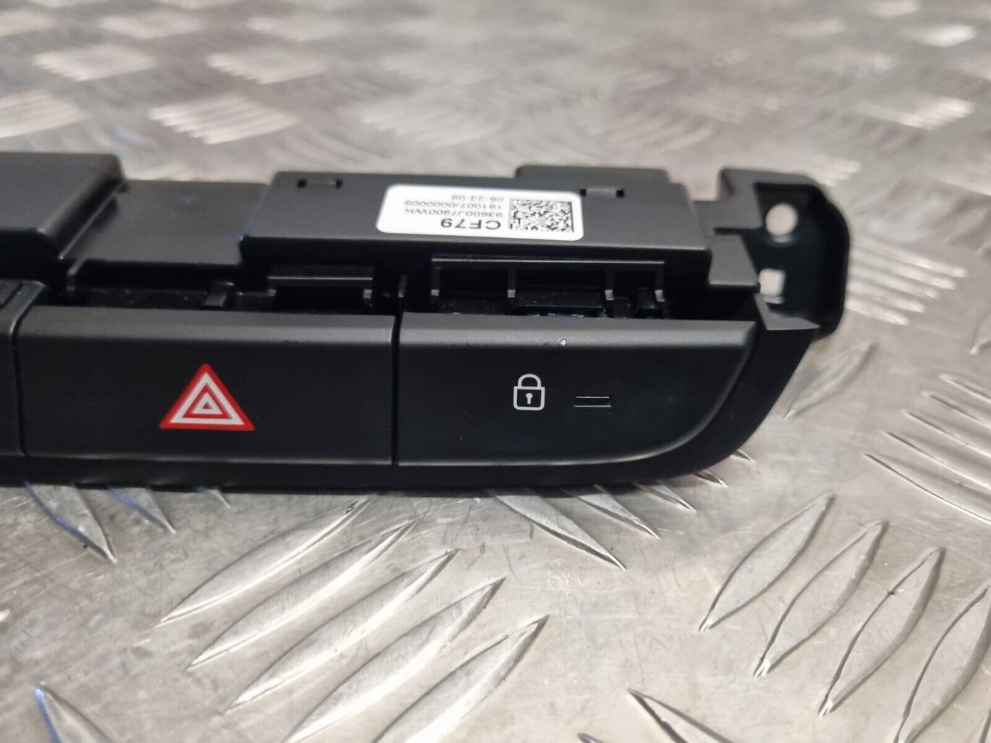 KIA XCEED (CD) 2019-2022 GENUINE HAZARD SWITCH PANEL 93600J7900WK