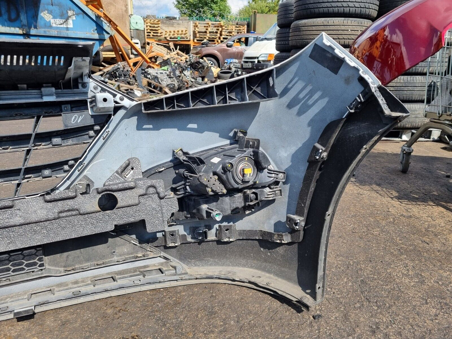 HYUNDAI TUCSON (TL) MK3 2015-2018 GENUINE FRONT BUMPER GRILL FOG LIGHTS SENSORS