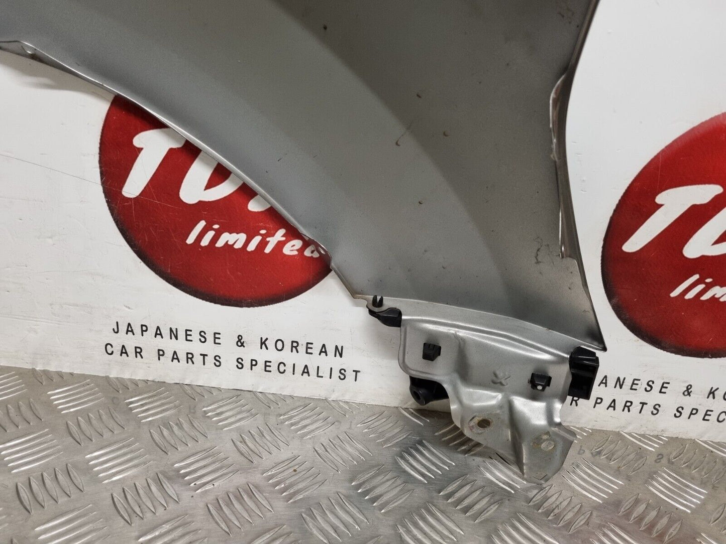 HONDA JAZZ (GE) 2012-2015 FACELIFT GENUINE PASSENGERS SIDE FRONT SILVER WING