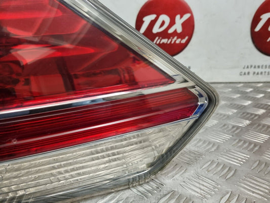 NISSAN X-TRAIL T32 2014-2017 GENUINE DRIVERS SIDE REAR OUTER BRAKE LIGHT LAMP