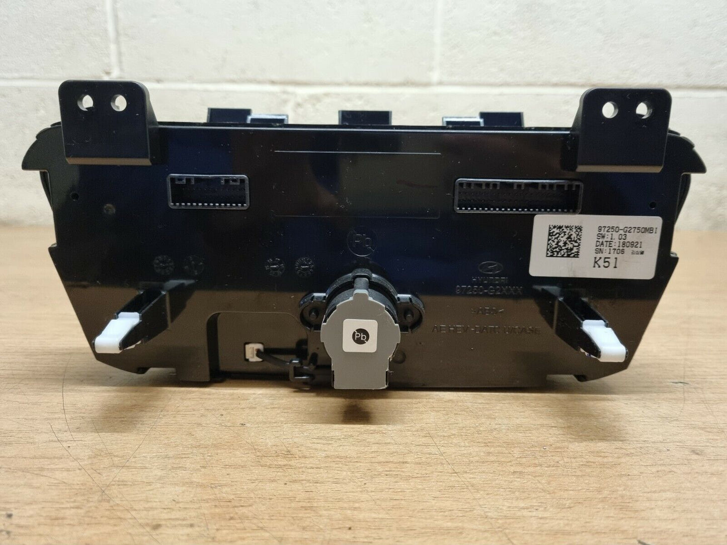 Hyundai Ioniq Genuine Heater AC Climate Controls Panel 2017-2020 97250-G2750MBI