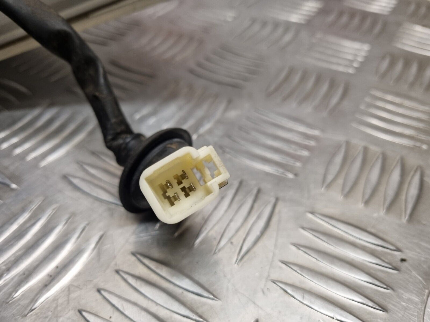 MITSUBISHI OUTLANDER PHEV MK3 2014-2015 PASSENGER SIDE REAR OUTER LIGHT 8330A789